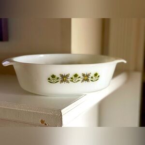 pyrex anchor hocking fire king abundant harvest milk glass 437 1.5 qt cass dish